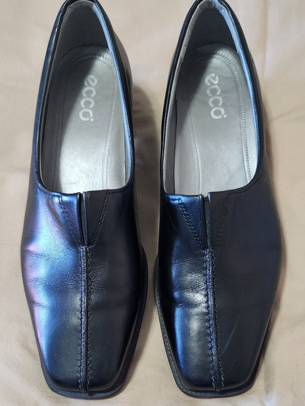 ECCO Womens Black Leather Slip-On Dress Shoes